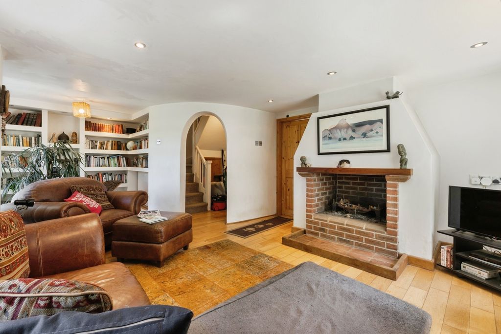 Property photo 3 of 26 Pbox-Img.Jpg