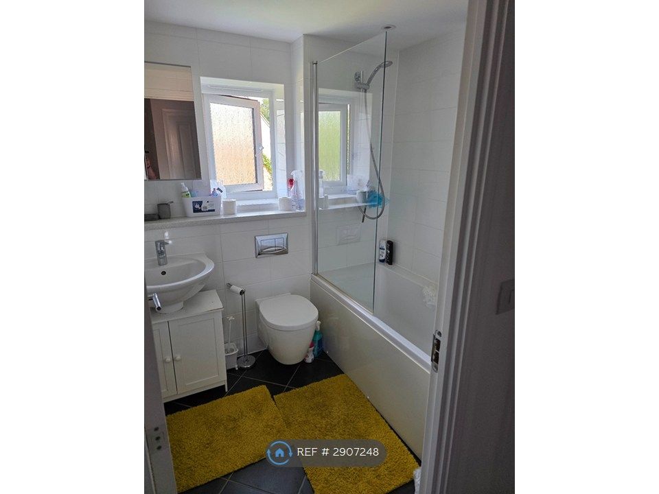 Property photo 2 of 3