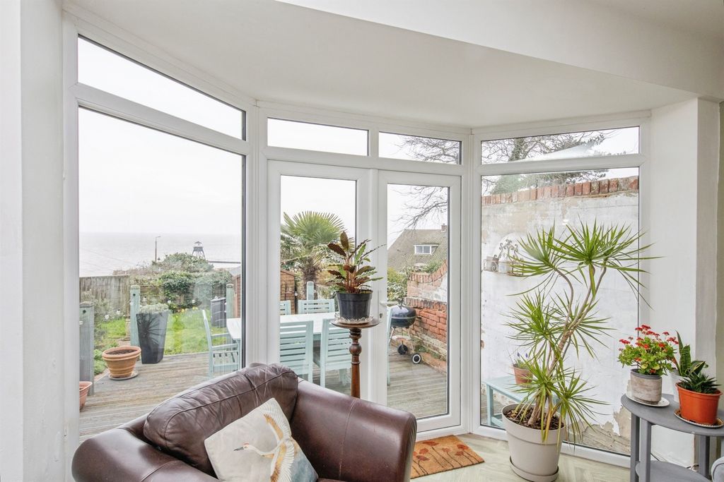 Additional image 27 of 6 bed semi-detached house for saleFronks Road, Harwich CO12