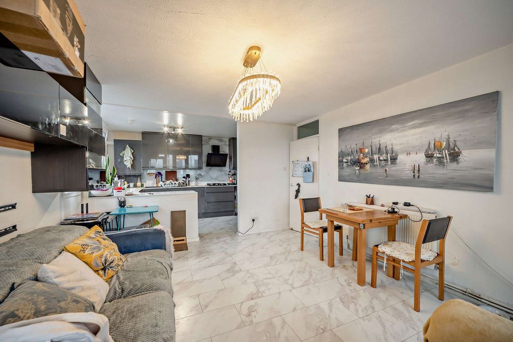 Property photo 2 of 26