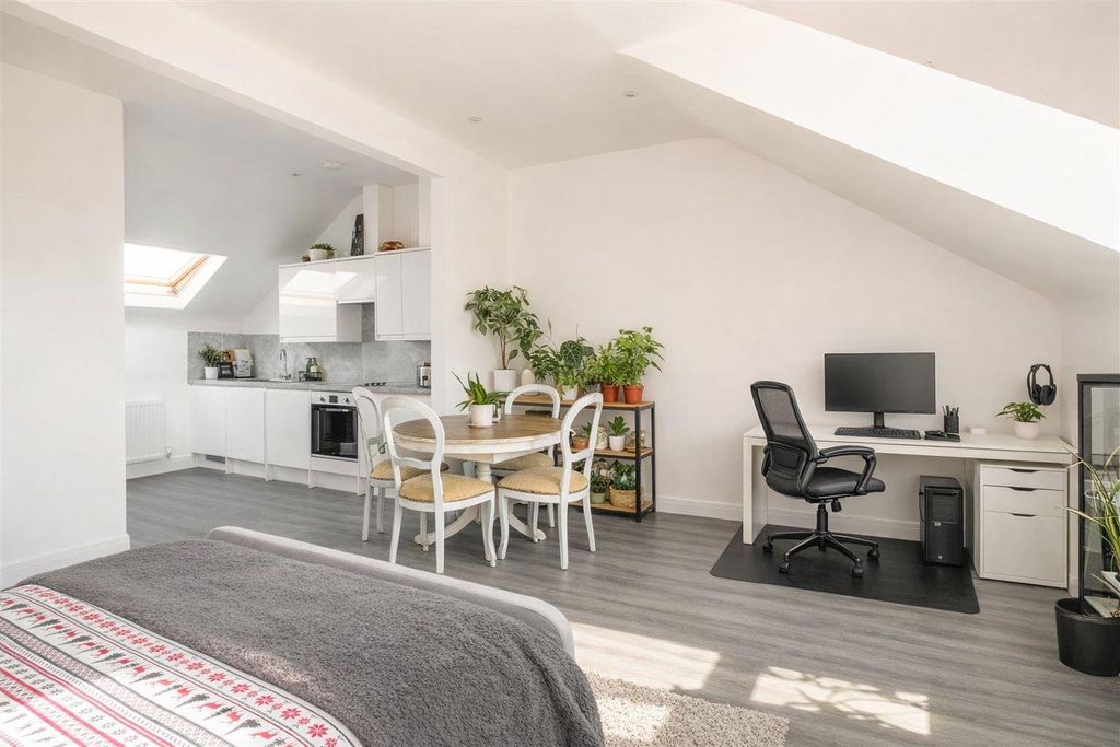 Property photo 2 of 12 Portland Living.Jpg