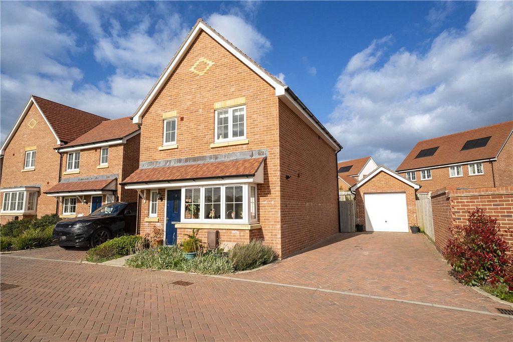Property photo 1 of 11 House