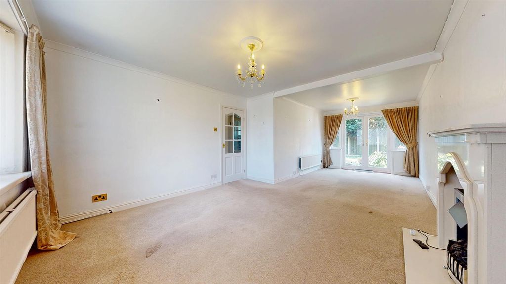 Property photo 3 of 19 Beech Gardens Living Room