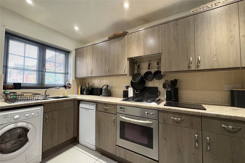 Property photo 3 of 12 Picture No. 11