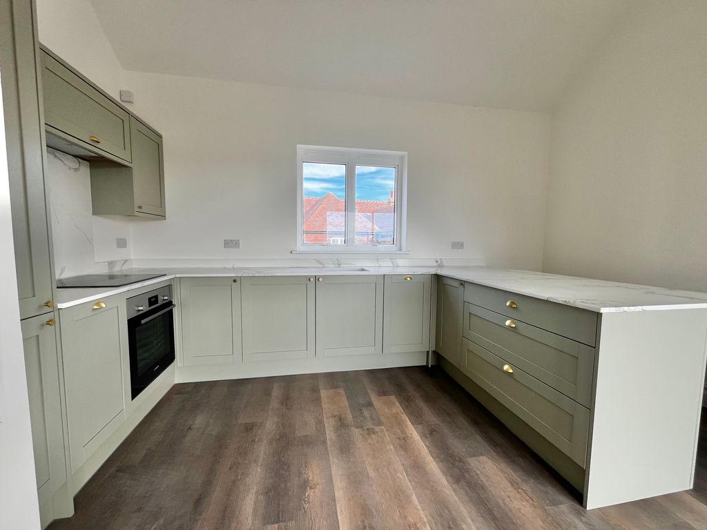 Property photo 2 of 27