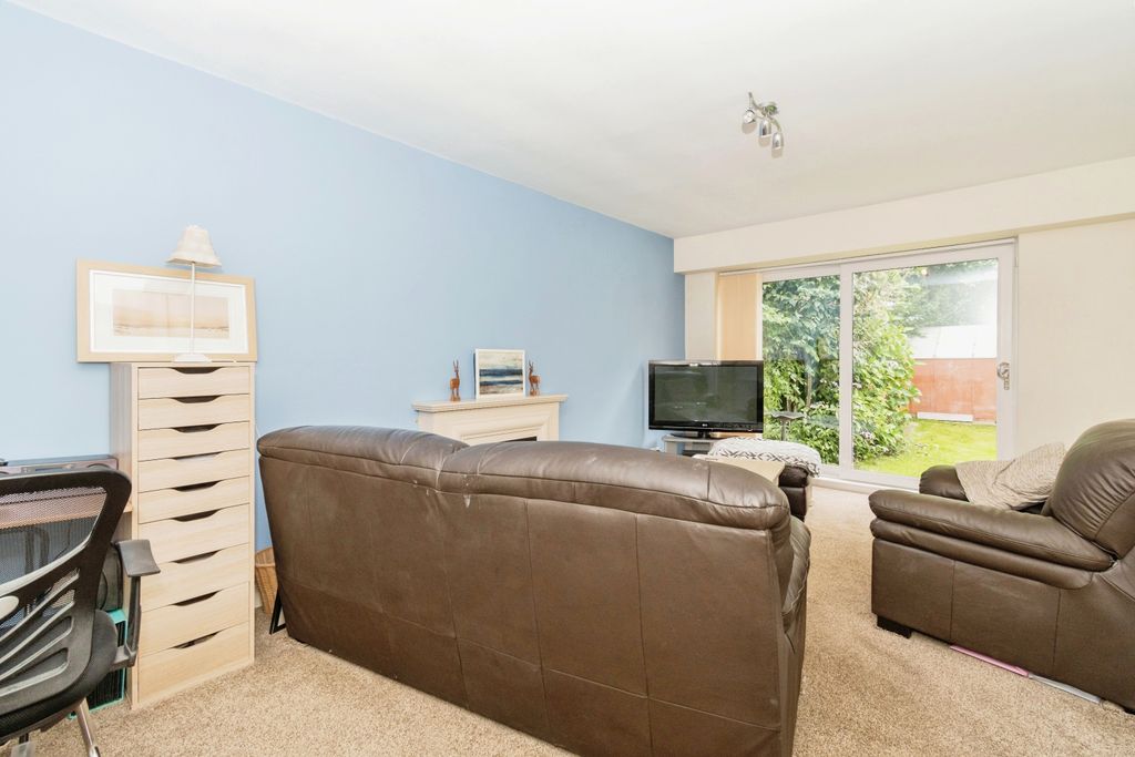 Property photo 3 of 16