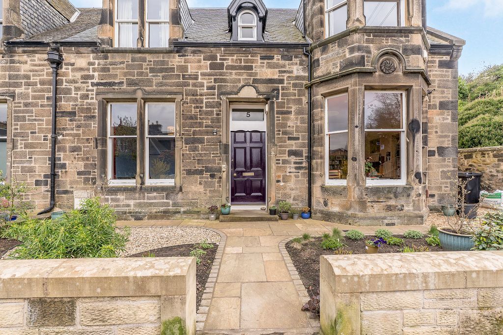 Property photo 1 of 23