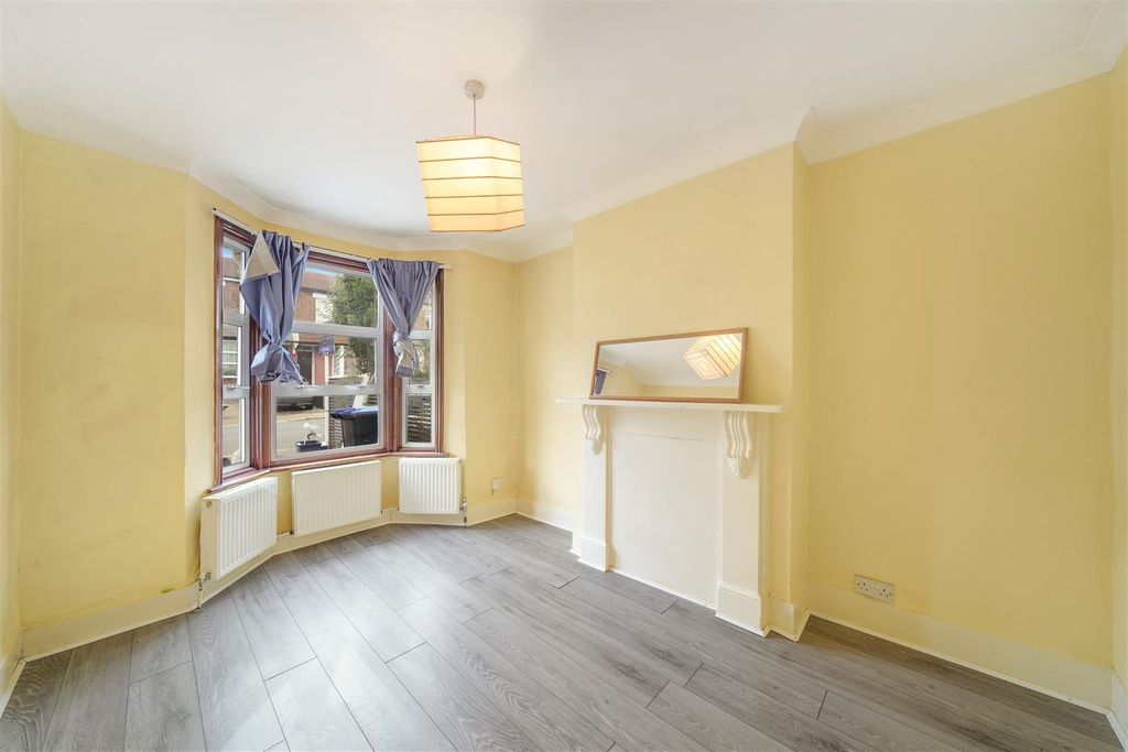Property photo 3 of 13 Reception Room/Bedrooms