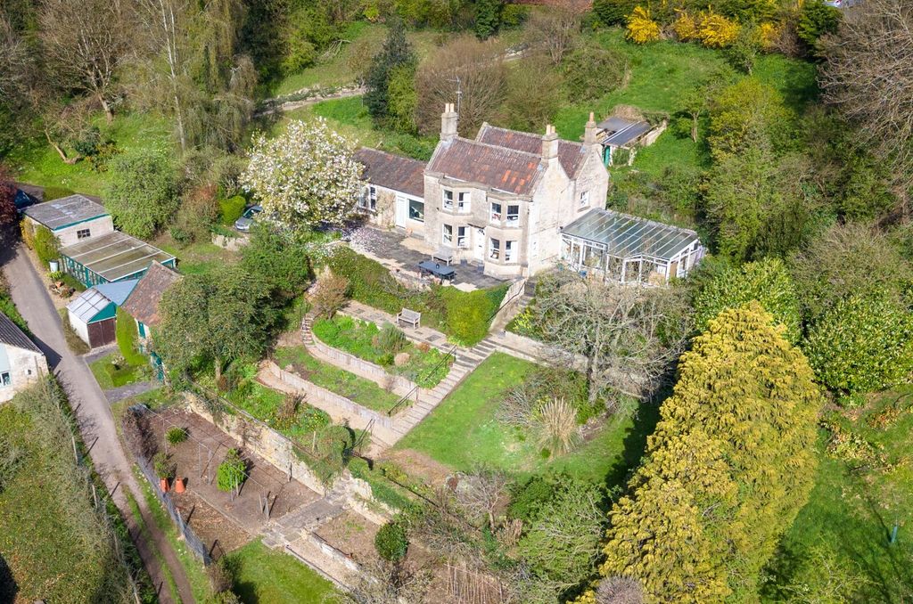 Property photo 1 of 31 Front