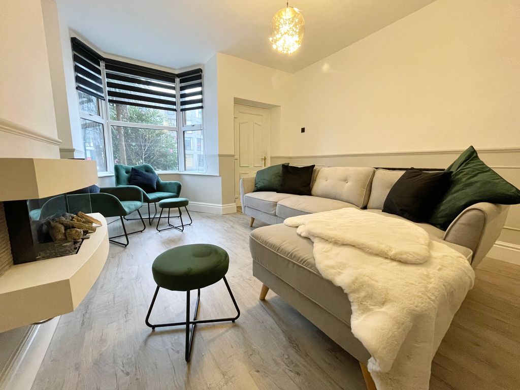 Property photo 2 of 21