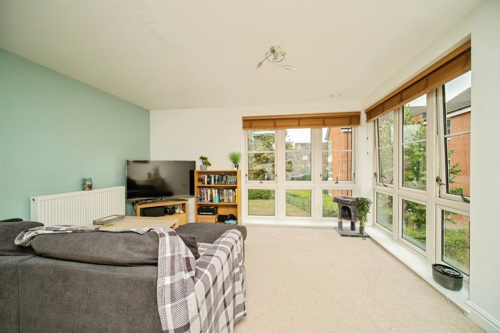 Property photo 2 of 8