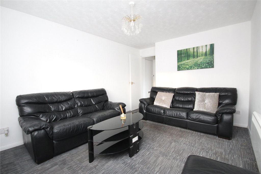 Property photo 3 of 6 Picture No. 02