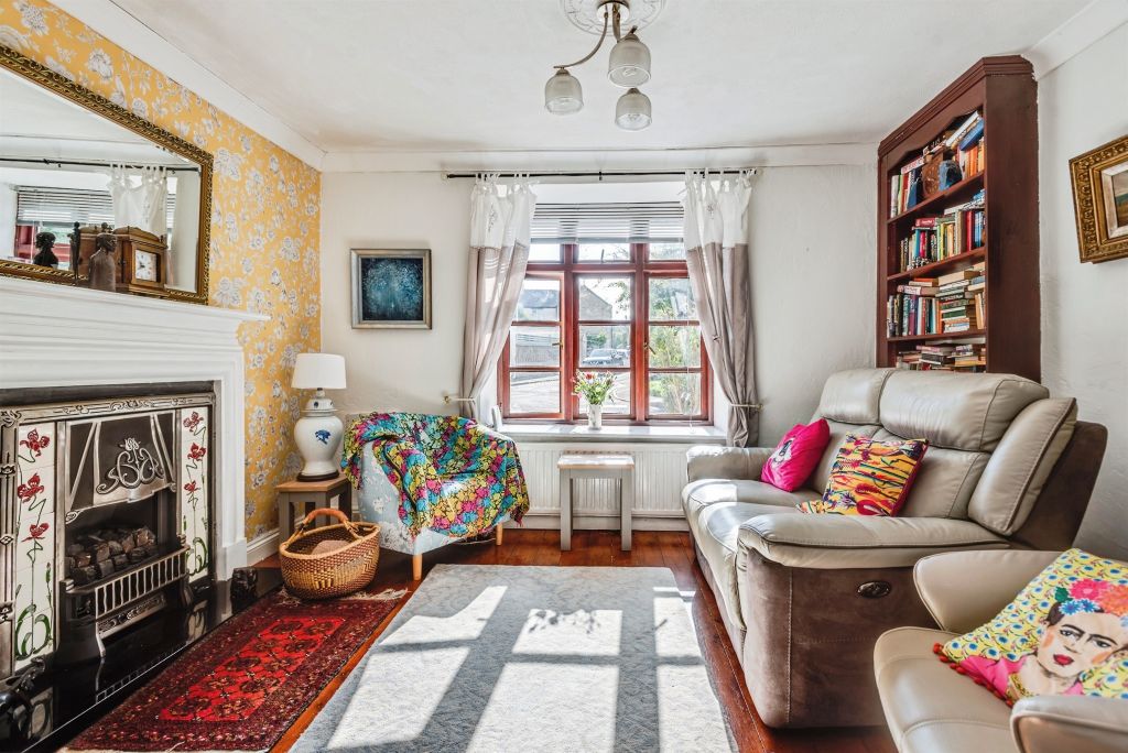 Property photo 3 of 17