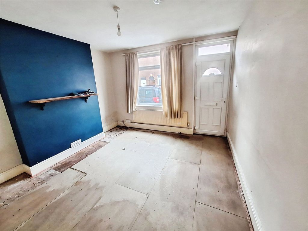 Property photo 2 of 9 Lounge