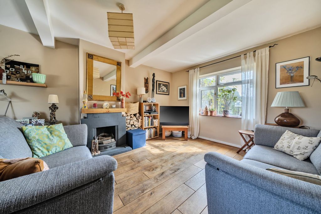 Property photo 3 of 19 Living Room