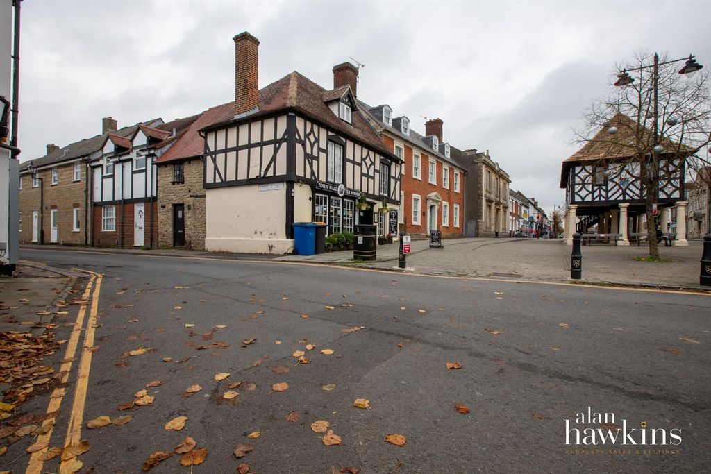 Property photo 2 of 10 Ahea8334-Hdr.Jpg