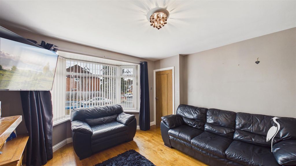 Property photo 2 of 22 Lounge