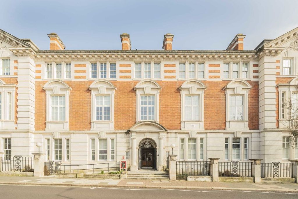 Property photo 1 of 6