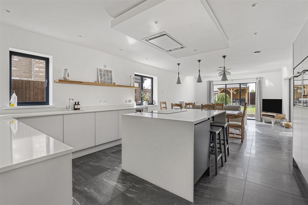 Property photo 2 of 42 32_60595.Jpg