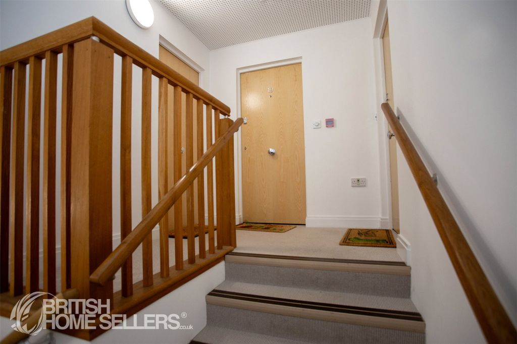 Property photo 2 of 14 Picture No. 15