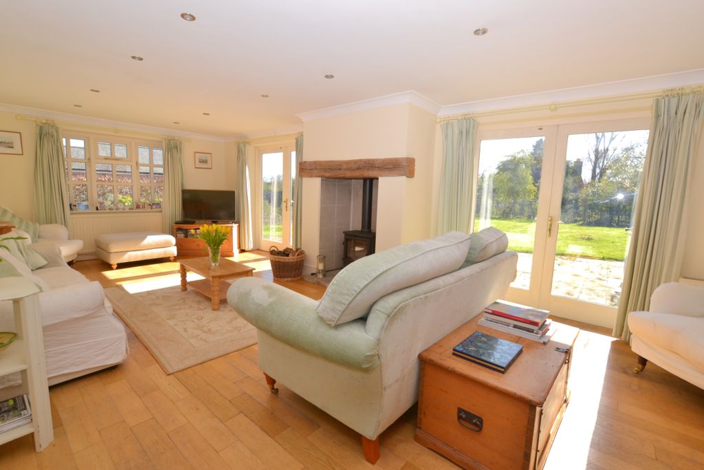 Property photo 2 of 40