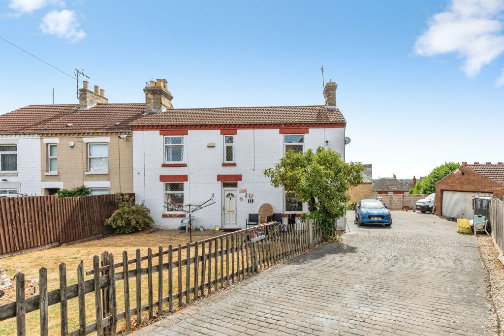 Property photo 2 of 18