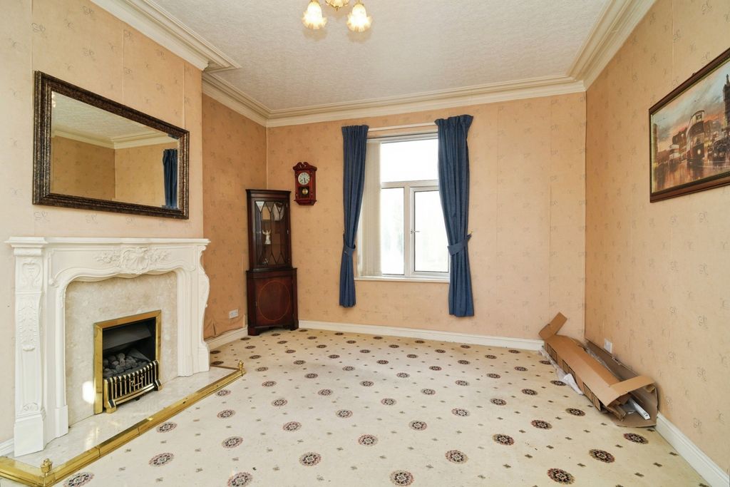 Property photo 3 of 23 Pbox-Img.Jpg