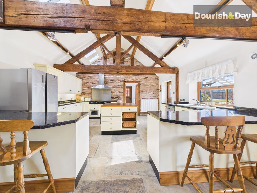 Property photo 2 of 36 Fitted Kitchen