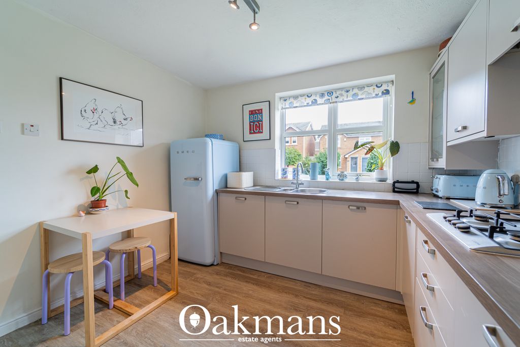 Property photo 3 of 18 Kitchen