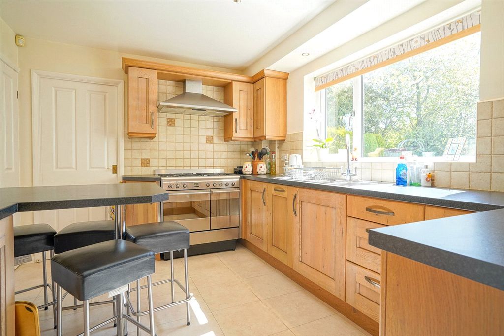 Property photo 3 of 29 Picture No. 45