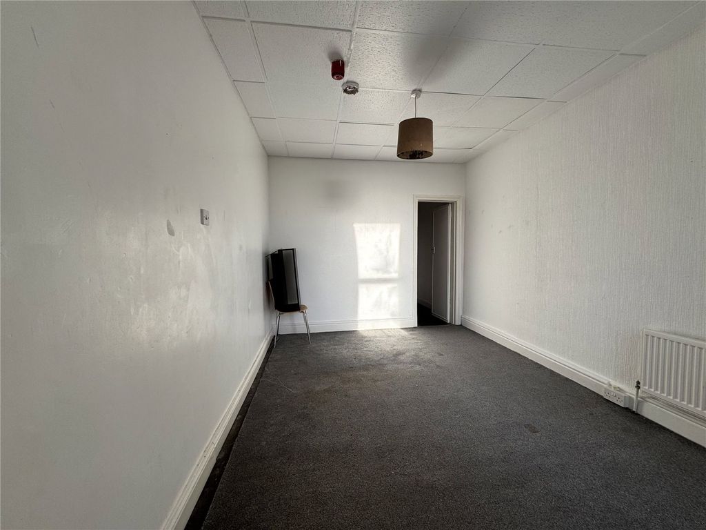Property photo 2 of 15 Picture No. 08