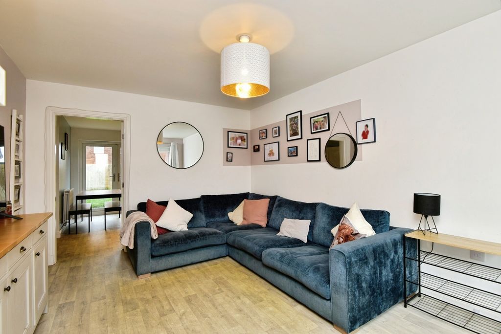 Property photo 2 of 12 Pbox-Img.Jpg