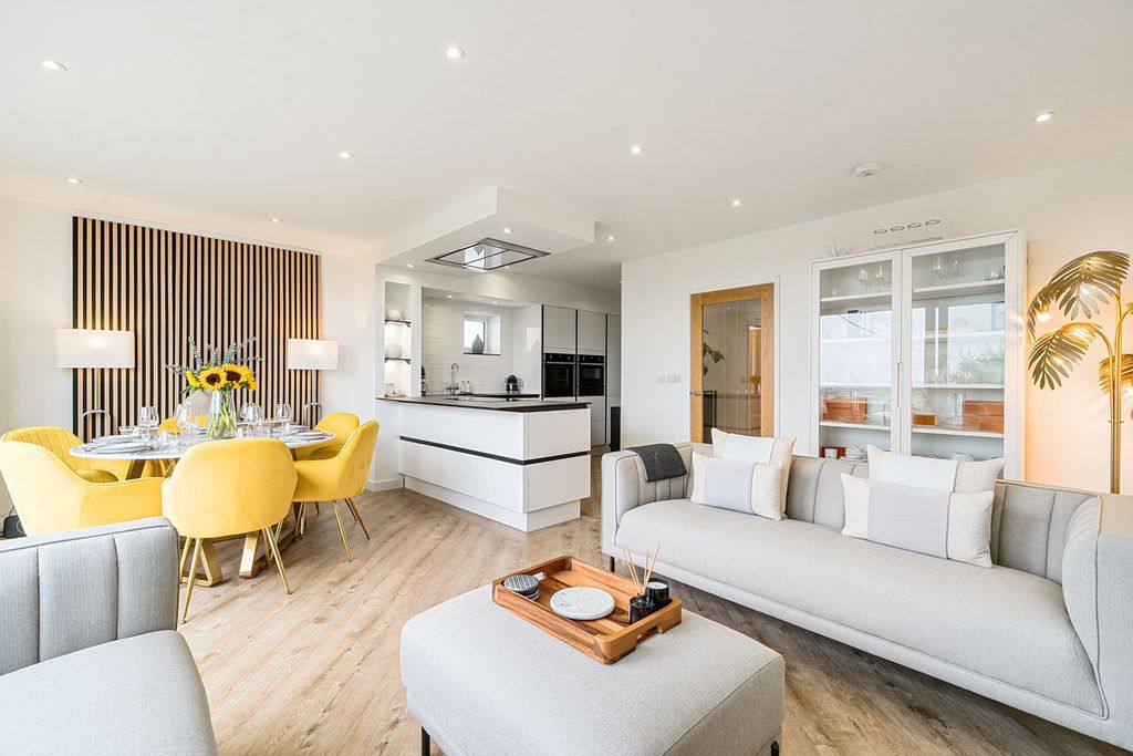 Property photo 1 of 29