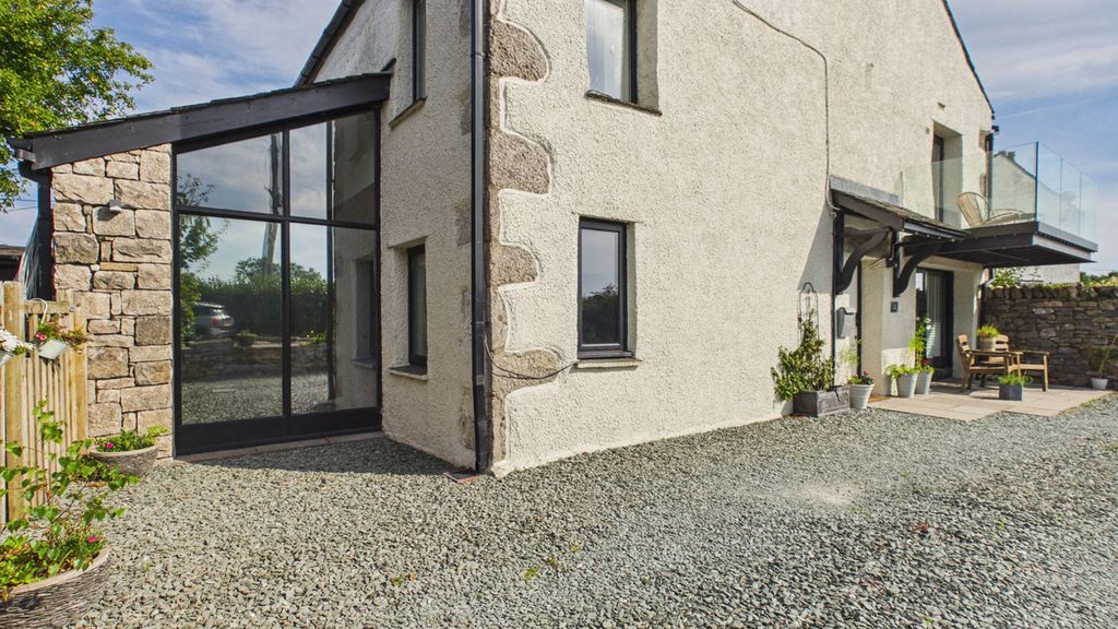 Property photo 1 of 32