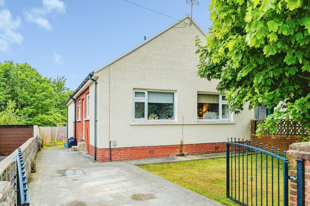 Property photo 1 of 25