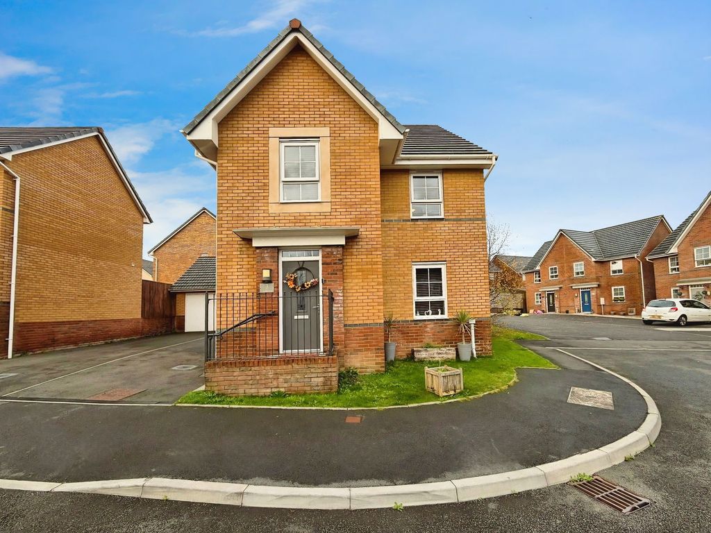 Property photo 2 of 39