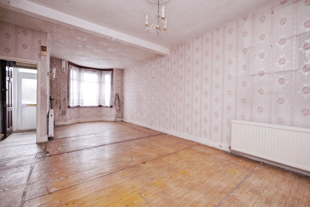 Property photo 2 of 9 Pbox-Img.Jpg
