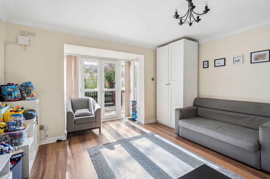 Property photo 3 of 10