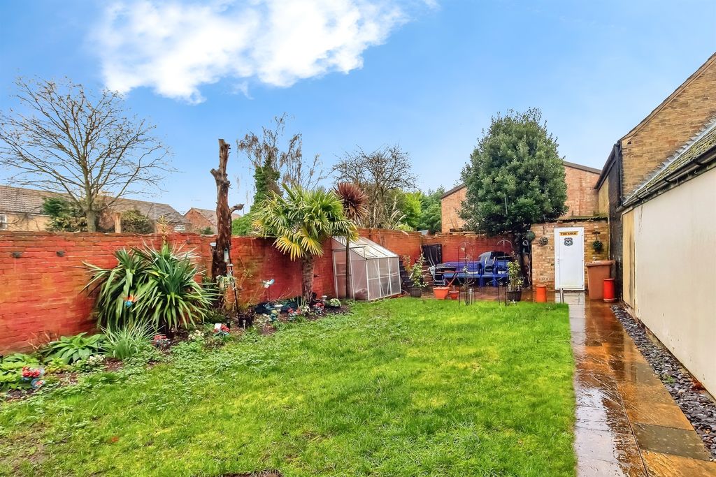 Property photo 3 of 18