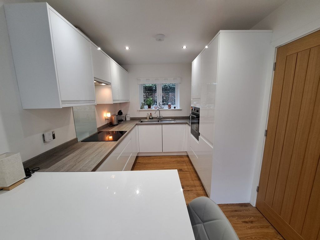 Property photo 3 of 17 Kitchen / Diner