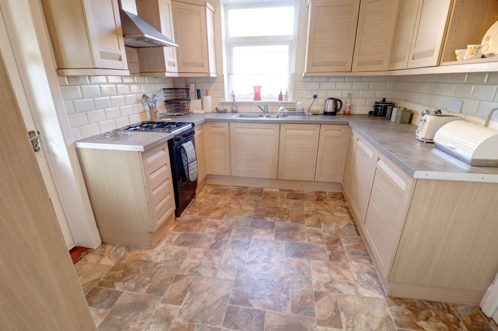 Property photo 3 of 24 12