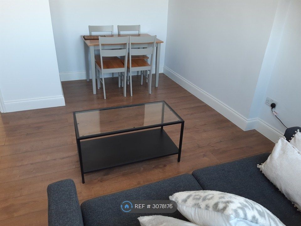 Property photo 3 of 6 Dining Area