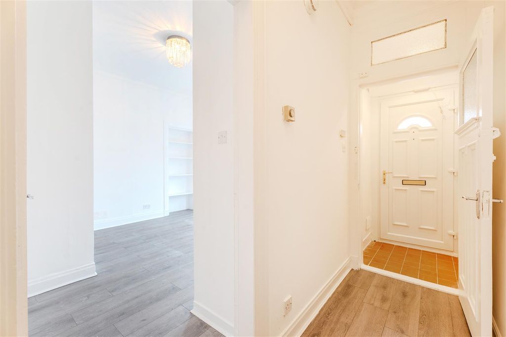 Property photo 3 of 17 125Russell-4.Jpg