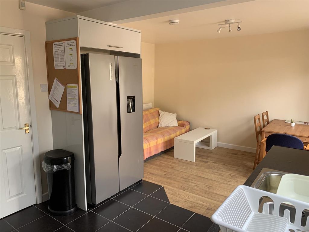 Property photo 3 of 12 (2) 135 Kitchen.Jpg