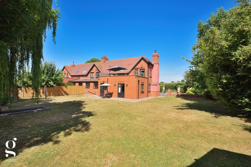 Property photo 2 of 38