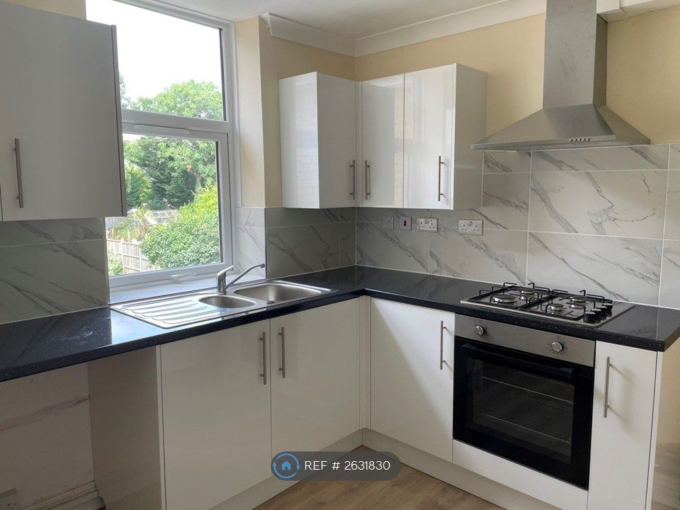 Property photo 1 of 6 Kitchen