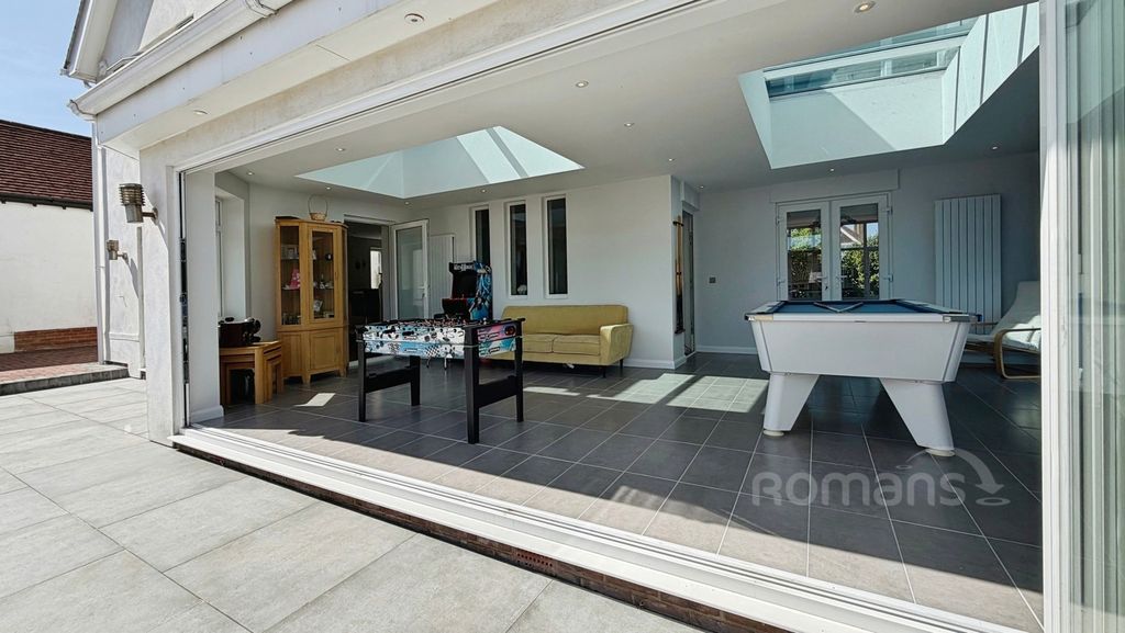 Property photo 3 of 34 Pbox-Img.Jpg