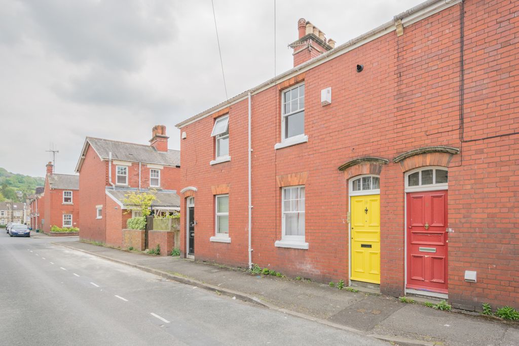 Property photo 1 of 17