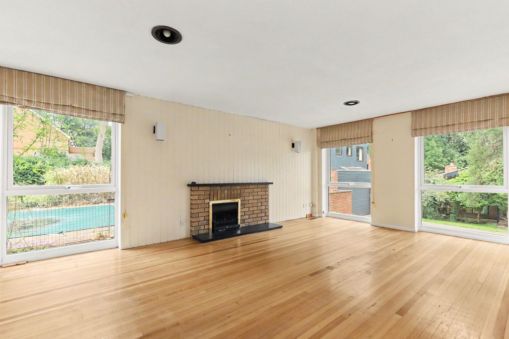 Property photo 2 of 22 Reception Room - Angle 1