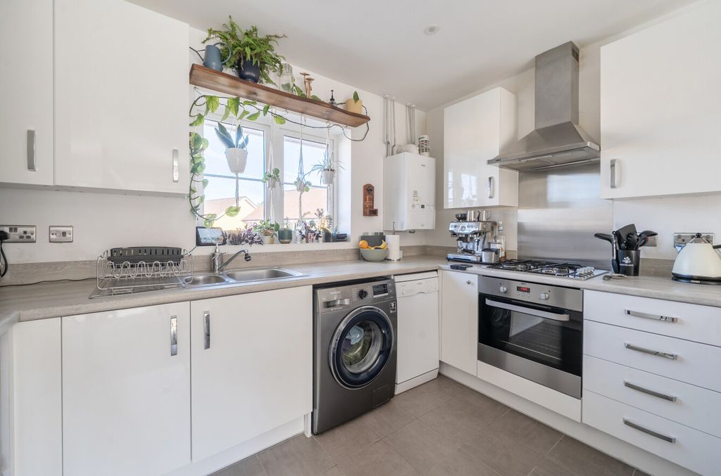 Property photo 3 of 12 1479053-3-6A2c38d...